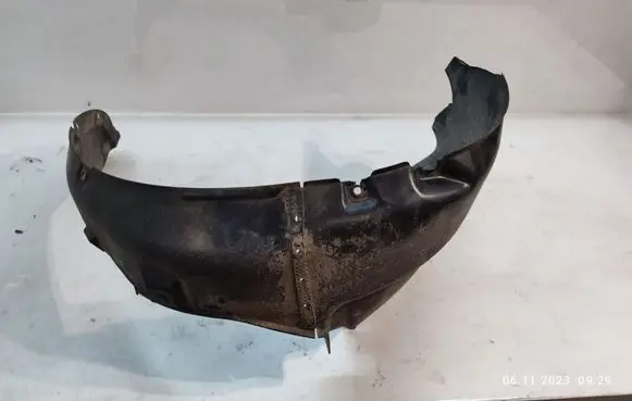 KIA Carens II Front wheel arch liner splash guards 868151D000