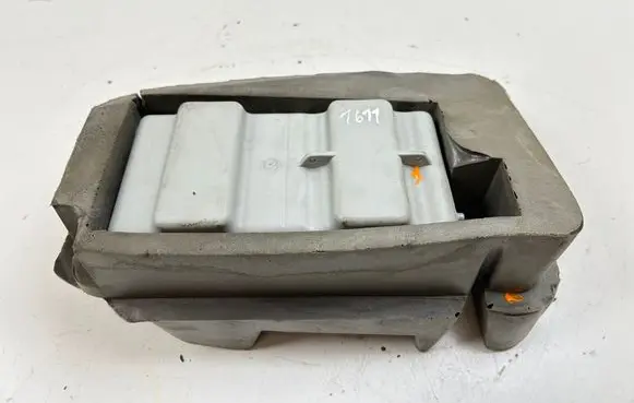 Vacuum air tank