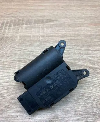 Volkswagen Golf VI Air flap motor/actuator 1K1907511E 0132801343