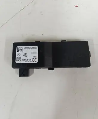 Opel Insignia A Door central lock control unit/module 13503204