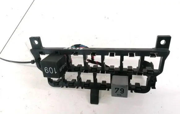Volkswagen Golf IV Fuse box set 8D0937503E