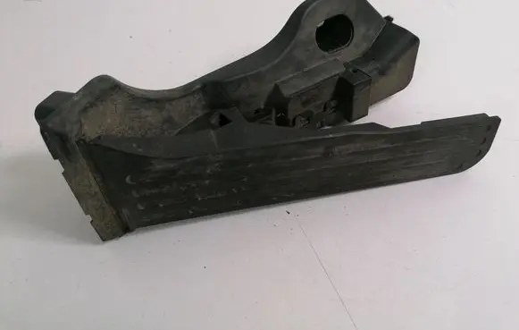 Volkswagen Golf Plus Accelerator throttle pedal 1K1721503M