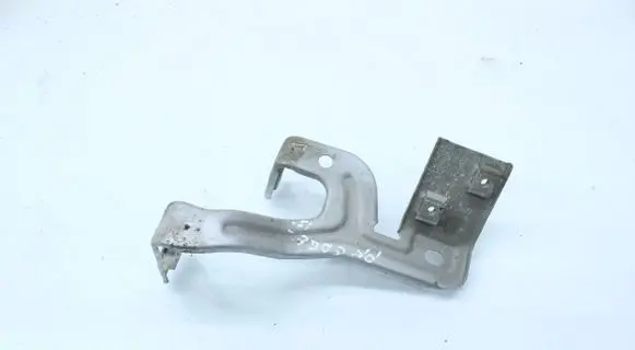 Fender mounting bracket