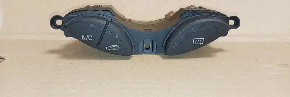 Ford Focus Air conditioning (A/C) switch 98AG19A945BD D3LOA