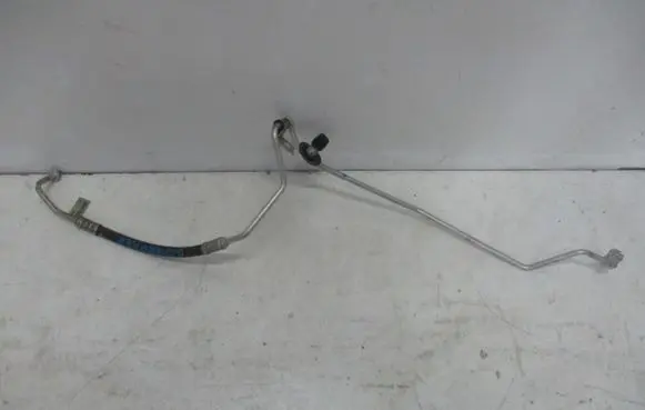 Jeep Grand Cherokee Air conditioning (A/C) pipe/hose 68161181AA