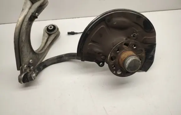 Mercedes-Benz E W211 Front wheel hub A2303300420