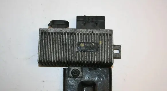 Volvo S40, V40 Glow plug pre-heat relay 7700111525