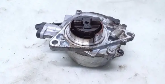 BMW 1 F20 F21 Vacuum pump 7625260 704625