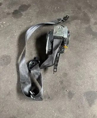 Volkswagen PASSAT B8 Front seatbelt 3G2857705E