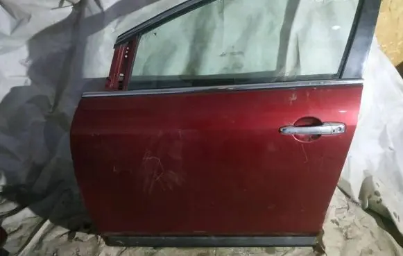 Mazda CX-7 Front door RAUDONOS