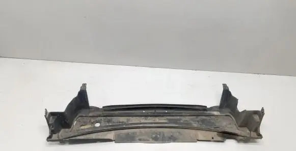 Volvo XC70 Front bumper skid plate/under tray 09484049
