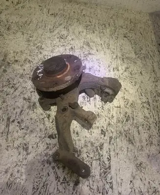 Volkswagen Touran I Rear wheel hub