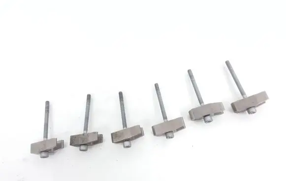 Mercedes-Benz E A207 Fuel Injector clamp holder