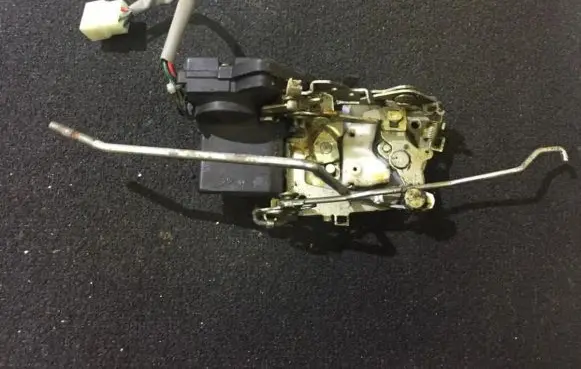 KIA Clarus Front door lock