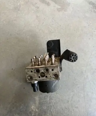 BMW 7 E38 ABS Pump 6752737 34516752737