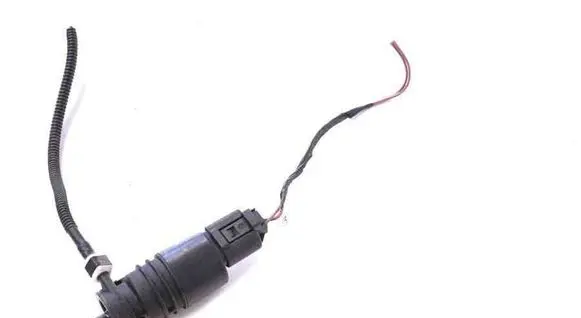 BMW X3 F25 Windscreen/windshield washer pump 7388343