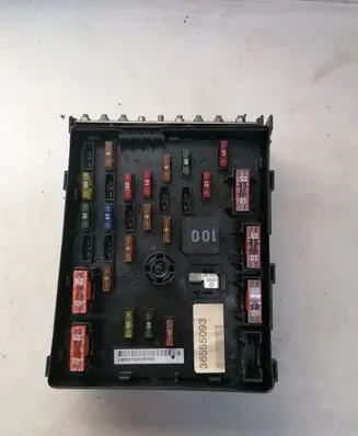 Volkswagen PASSAT B6 Fuse module 3CO937125