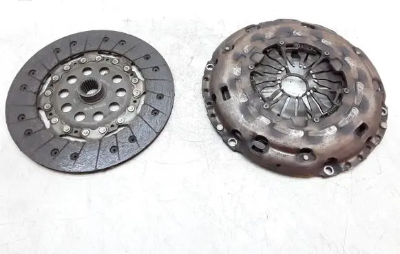 Volvo V70 Clutch pressure plate 