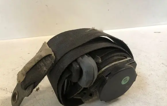Volkswagen Transporter - Caravelle T4 Rear seatbelt 56008690 959011 961021