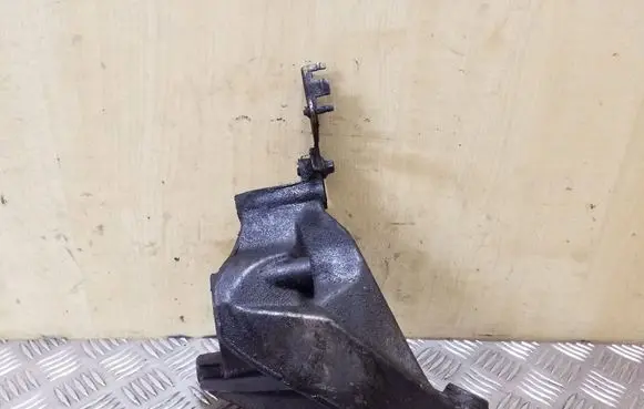 Volkswagen Crafter Engine mounting bracket 076199308