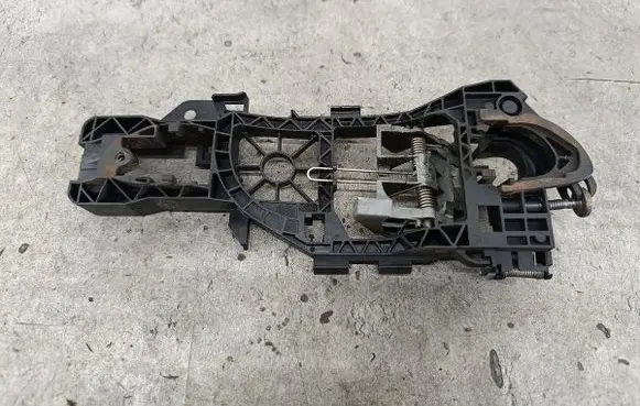 Volkswagen PASSAT B6 Front door handle cover 3C0837886G