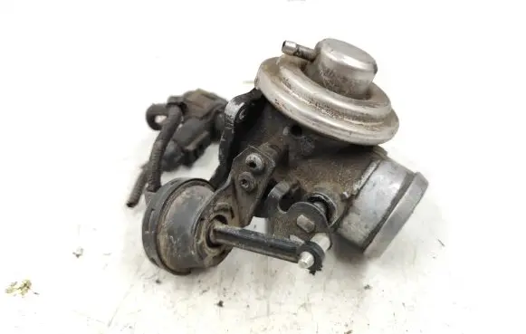Volkswagen Polo III 6N 6N2 6NF EGR valve 038131501E 123201051