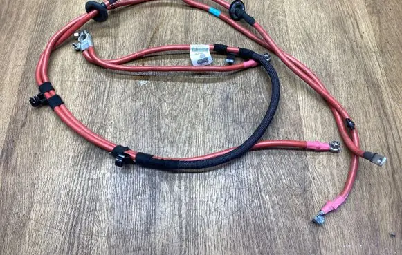Mercedes-Benz GLE (W166 - C292) Positive cable (battery) A1664404337 33104270