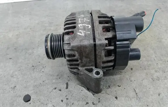 Opel Astra H Generator/alternator 13117279YQ