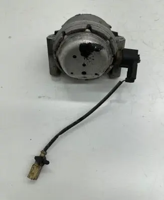 Audi A7 S7 4G Engine mount bracket 