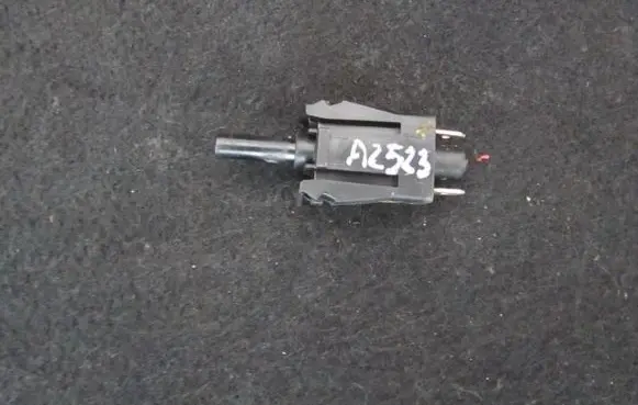 Mercedes-Benz S W220 Brake pedal sensor switch 0015458714