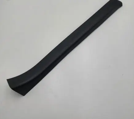Nissan Leaf II (ZE1) Front sill trim cover 769B53NLOA