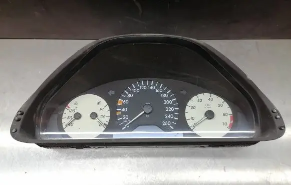 Mercedes-Benz CLK A208 C208 Speedometer (instrument cluster) 2085400311 110008738