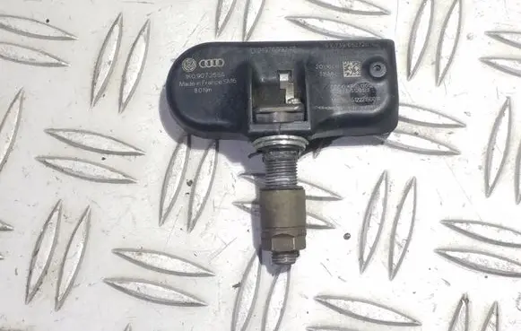 Volkswagen PASSAT B6 Tire pressure sensor 1K0907255A S122215001A L160VW2