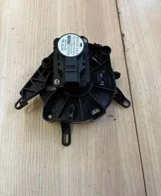 Mini One - Cooper Coupe R56 Intake manifold valve actuator/motor 990432F