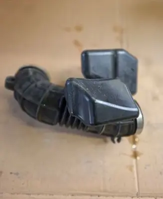 Suzuki Kizashi Intake resonator 
