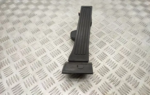 Hyundai Tucson TL Accelerator throttle pedal