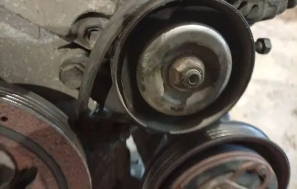 Nissan Micra Generator/alternator belt tensioner