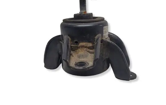 Hyundai i40 Engine mount bracket 218103Z100 1209180340