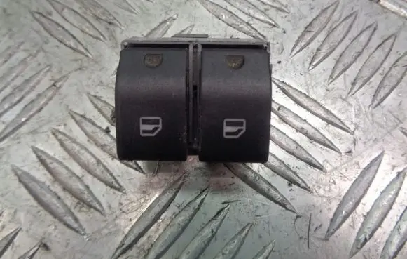 Volkswagen Polo IV 9N3 Quarter vent window switch 