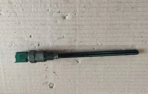 Peugeot 2008 I Oil level sensor 