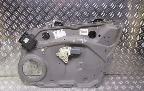 Mercedes-Benz A W169 Front door window regulator with motor