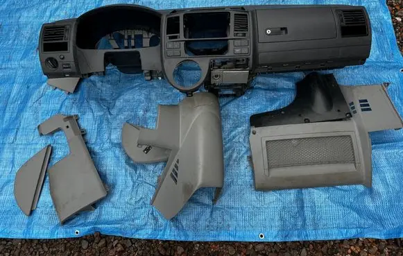 Volkswagen Transporter - Caravelle T5 Dashboard 7E1857005