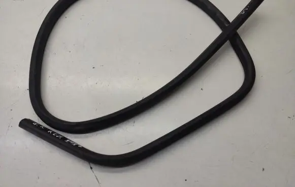 Chrysler Grand Voyager V Rear door rubber seal (on body) 
