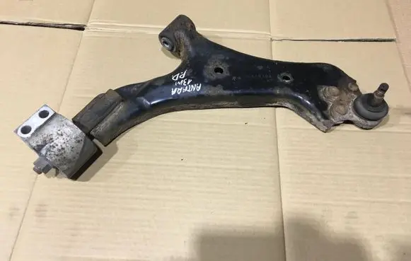 Chevrolet Captiva Front lower control arm/wishbone 96819162