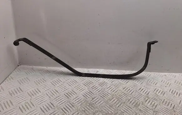 Fuel tank mounting bracket