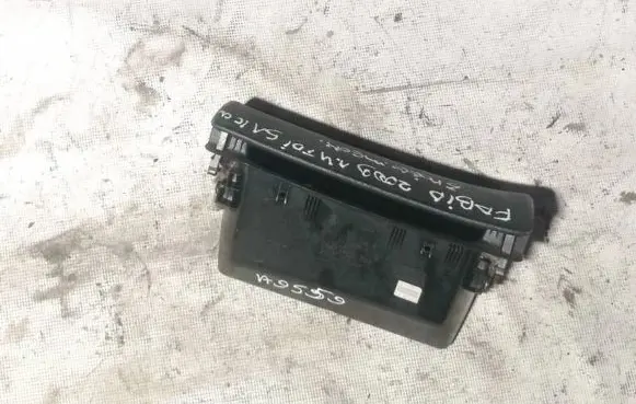 Skoda Fabia Mk2 (5J) Glove box 5j1857096 0118975