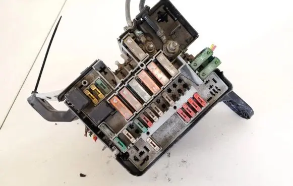 Peugeot 206 Fuse box set 9628024480