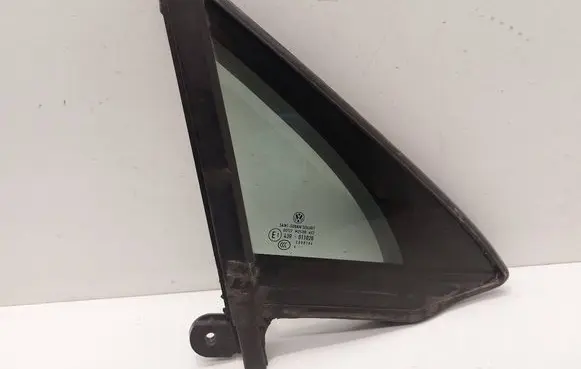 Volkswagen PASSAT B8 Front door vent window glass four-door 3G0845114C