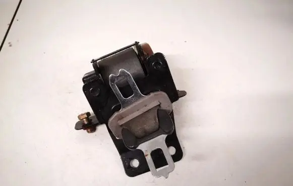 KIA Sorento Middle seatbelt (rear) c2122 049373