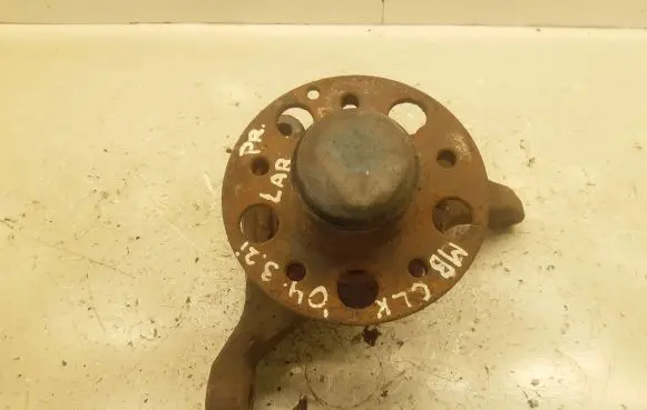 Mercedes-Benz CLK A209 C209 Front wheel hub spindle knuckle